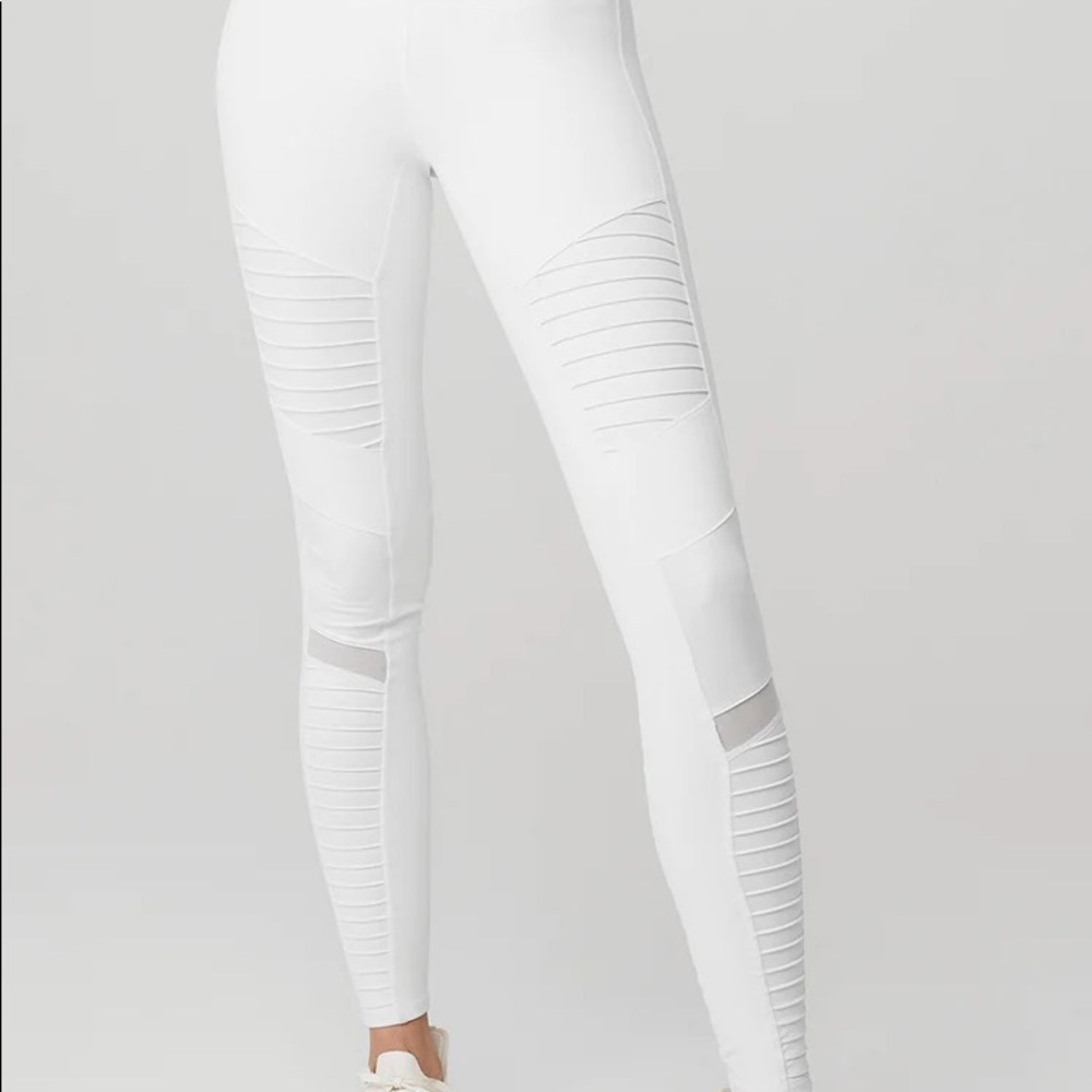 Alo Yoga White Moto Leggings (Small)
